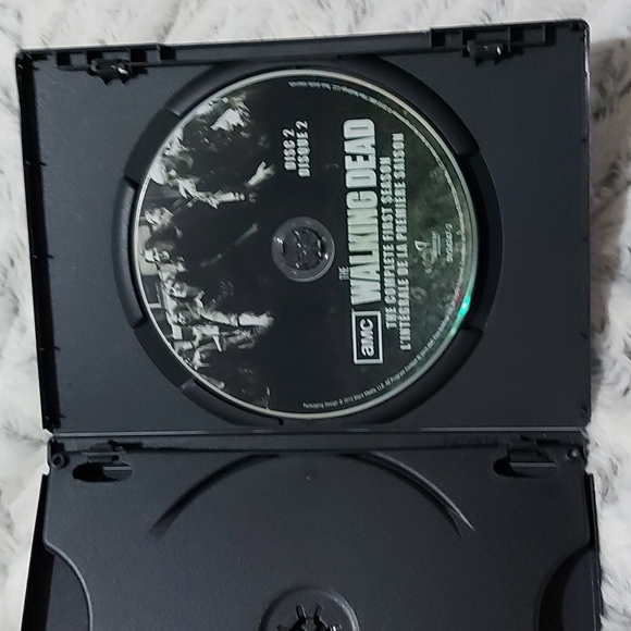 The Walking Dead Season  1 - Picture 4 of 4